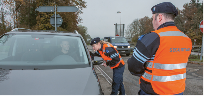 Agent de sécurité - vente de vignette - Douane à 40% (m/f/d), 2. portrait