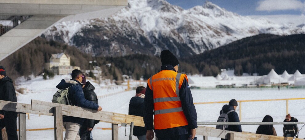 Mitarbeiter Veranstaltungsdienst (Wintereinsätze Graubünden/Engadin) (m/w/d) Dein Winter. Dein Event. Dein Job., 1. Bild