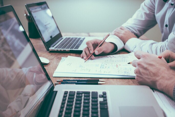Collaborateur au Centre de compétence administratif H/F/D, 1. portrait